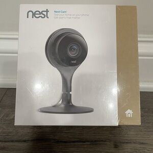 NEW Google Nest NC1102ES Cam Indoor Security Camera lst Gen - Black New & Sealed